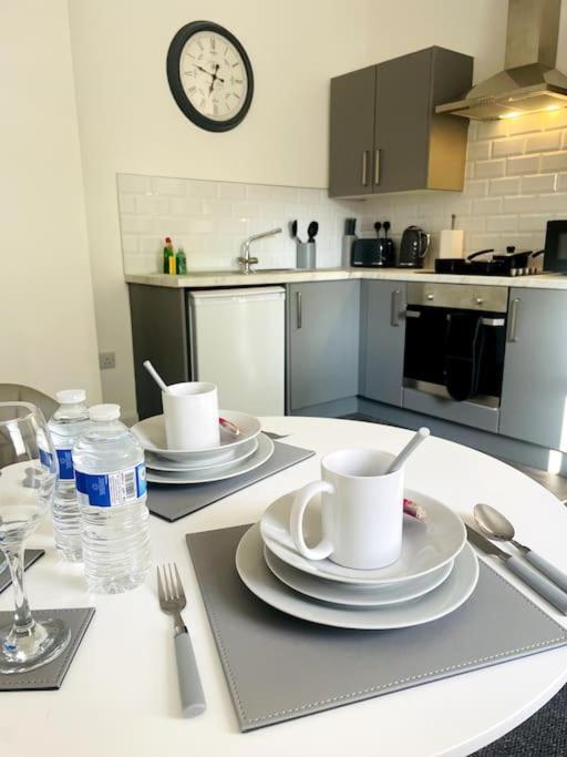 #4Bs 1 Bed Serviced Apartment Derby Exterior photo